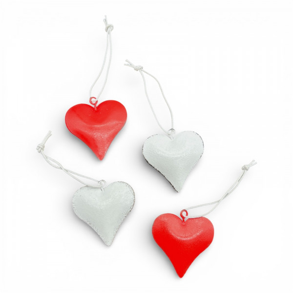 Metall-Herzen zum Hängen