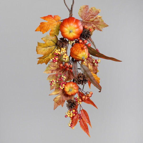 Herbstlaubpick mit Kürbis, Beeren und Zapfen
