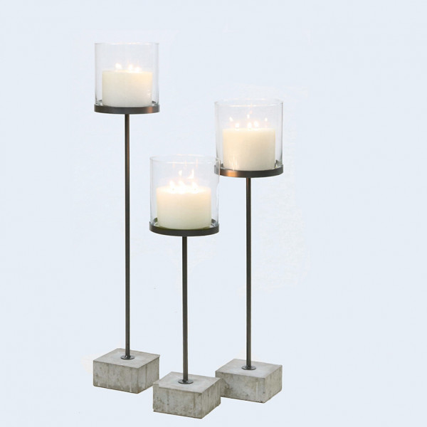 Windlicht mit Betonfuß